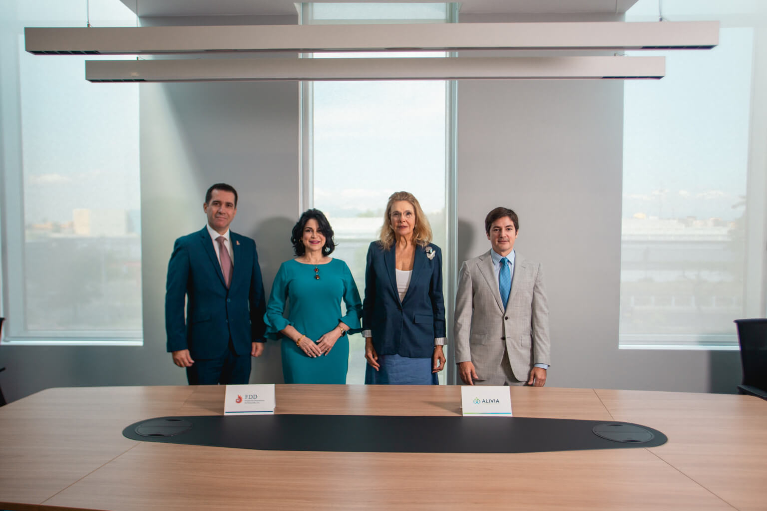 Foto Mariano Frontera, Amelia Reyes Mora, Mariela Vicini y Gastón Gabin