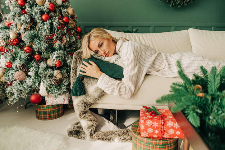 Hay personas que experimentan un estado de ánimo negativo en Navidad (blues navideño o depresión blanca)