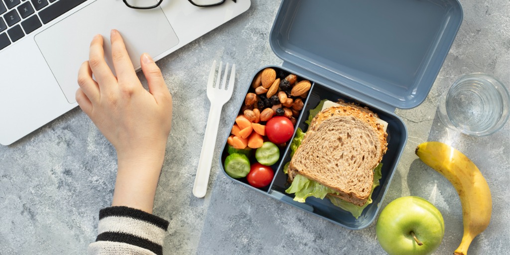 Recuerda que pequeños cambios en tu alimentación pueden tener un gran impacto en tu día a día, y estas meriendas son un excelente punto de partida.