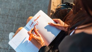 Descubre cómo celebrar el Día Internacional de los Zurdos en el trabajo con ideas inclusivas y creativas que fomentan la diversidad.