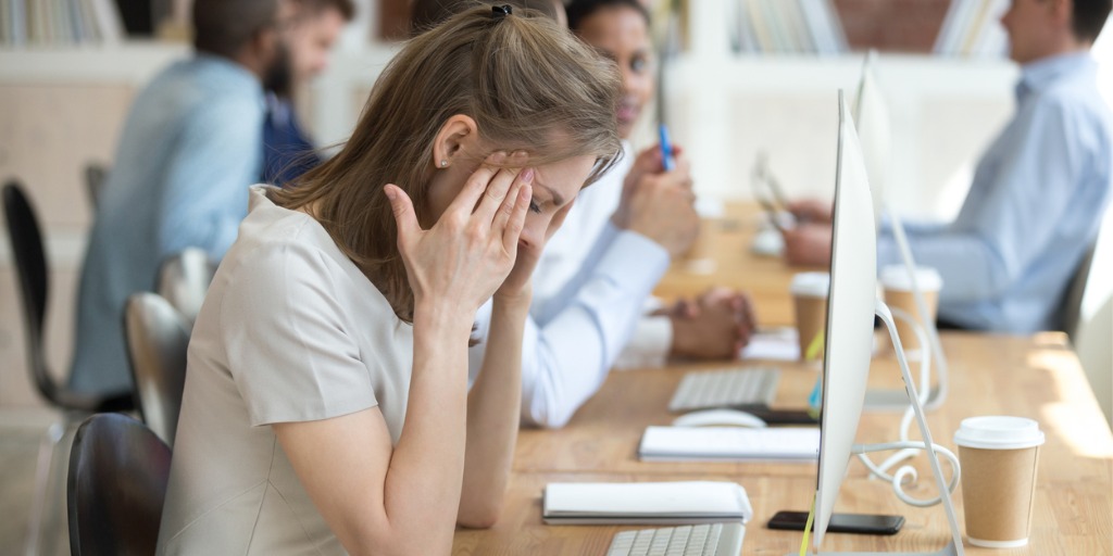 Es vital que tanto empleadores como empleados tomen conciencia de los riesgos asociados con trabajar demasiadas horas.