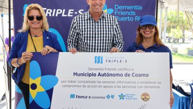 Tras cumplir con todos los requerimientos de capacitación sobre la población con demencia, la Fundación Triple S certificó hoy como Dementia Friends al Municipio de Coamo durante el Dementia Friends Tour 