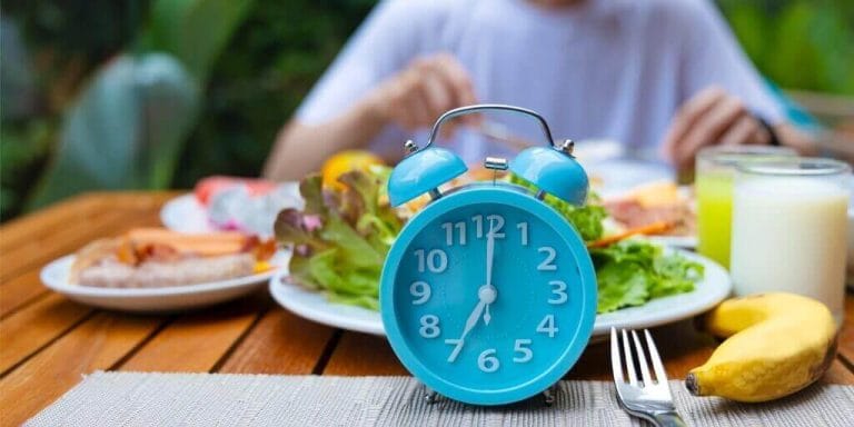 ¿Ayuno intermitente o dieta tradicional para bajar de peso?